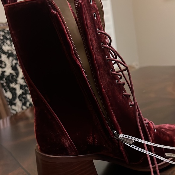 Sam Edelman
Westie 2 Lace-Up Velvet Square Toe Booties - Picture 10 of 12